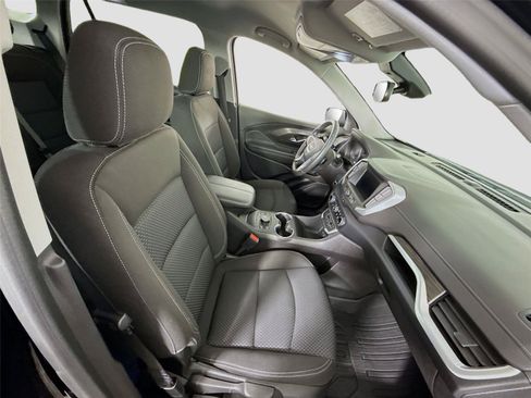 Used 2023 GMC Terrain SLE w/ Driver Convenience Package FWD image 19