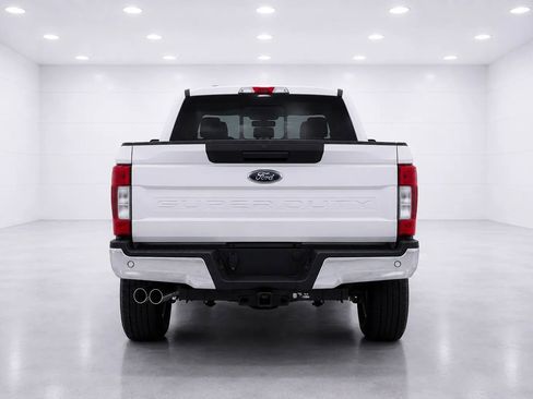 Used 2022 Ford F250 XLT AWD/4WD image 4