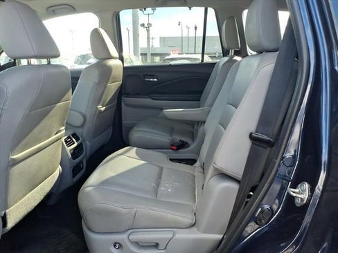 Used 2021 Honda Pilot Touring image 9