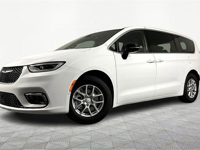 New 2026 Chrysler Pacifica Select