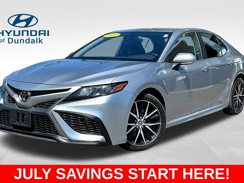 Used 2022 Toyota Camry SE FWD image 1