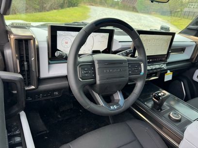 New 2025 GMC Hummer EV 3X w/ LPO, Illumination Package