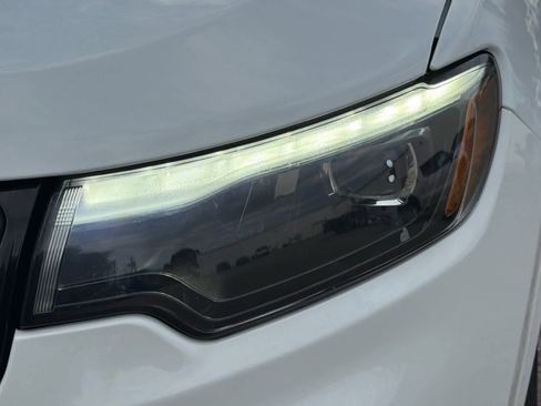 Used 2023 Jeep Compass High Altitude image 9