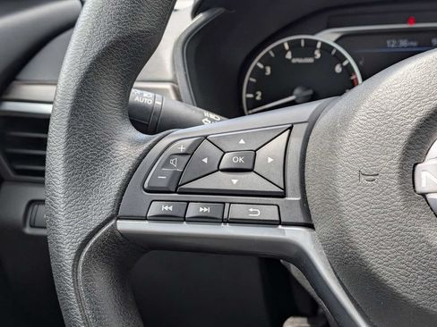 Used 2025 Nissan Altima 2.5 SV FWD image 22