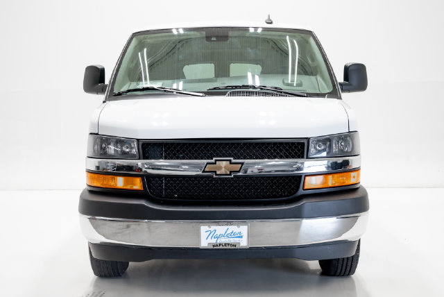 Used 2025 Chevrolet Express 3500 LT w/ LT Preferred Equipment Group RWD image 4