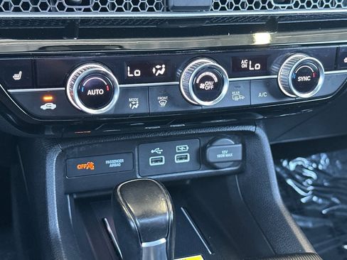 Used 2022 Honda Civic Touring image 19