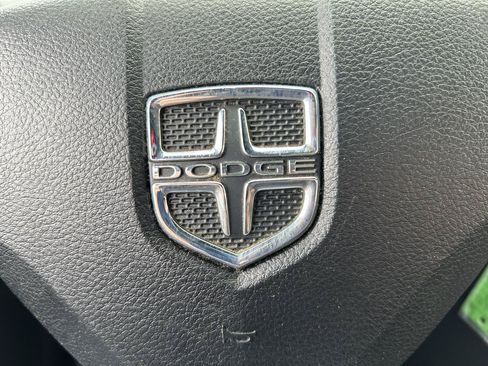Used 2018 Dodge Grand Caravan SE FWD image 19