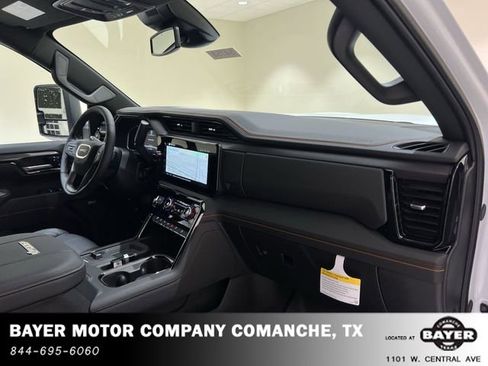 Used 2025 GMC Sierra 2500 AT4 image 27