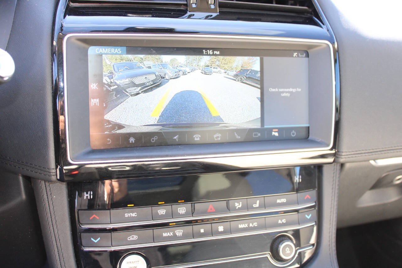 Used 2020 Jaguar F-PACE Prestige AWD/4WD image 16