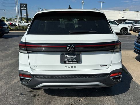 New 2025 Volkswagen Taos SE image 3