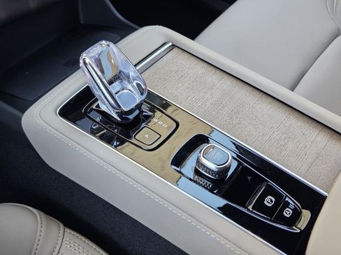 New 2026 Volvo XC90 B6 Plus w/ Protection Package Premier image 23