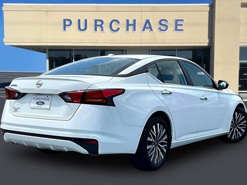 Used 2025 Nissan Altima 2.5 SV FWD image 6