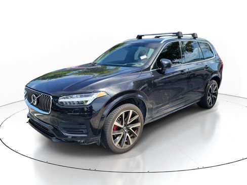 Used 2020 Volvo XC90 T6 Momentum w/ Protection Package AWD/4WD image 3