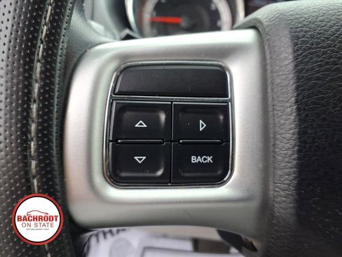 Used 2016 Dodge Grand Caravan SXT w/ Rear Park Assist Package FWD image 18