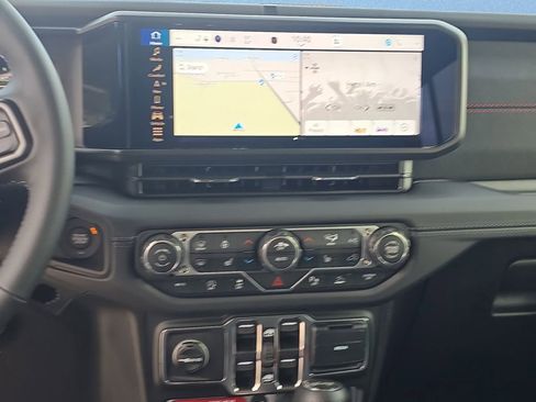 New 2026 Jeep Wrangler Unlimited Rubicon w/ Safety Group image 19