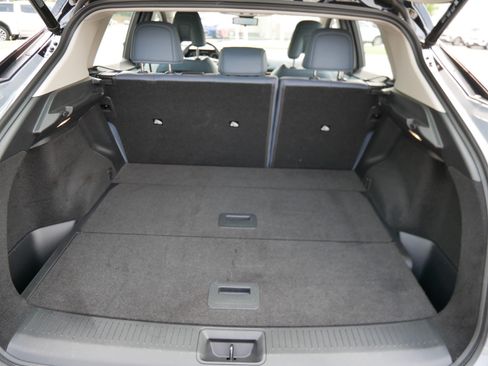 Used 2023 Nissan Ariya AWD/4WD image 16