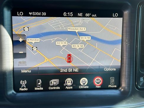 Used 2015 Dodge Challenger R/T image 24