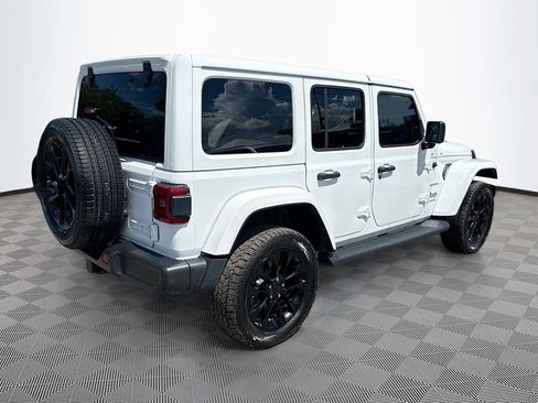 Used 2022 Jeep Wrangler Unlimited Sahara w/ Cold Weather Group AWD/4WD image 6