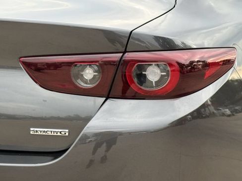 Used 2023 MAZDA MAZDA3 s FWD image 7