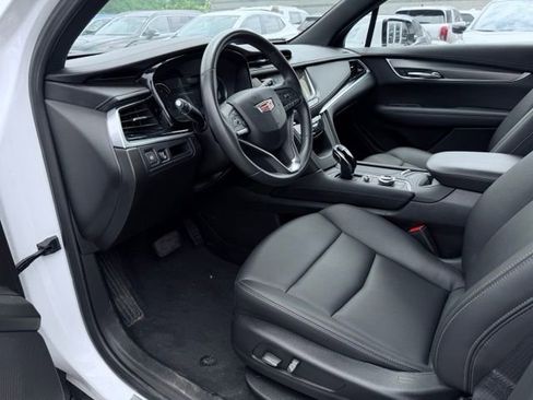 Used 2024 Cadillac XT6 Luxury w/ LPO, Floor Liner Package AWD/4WD image 25