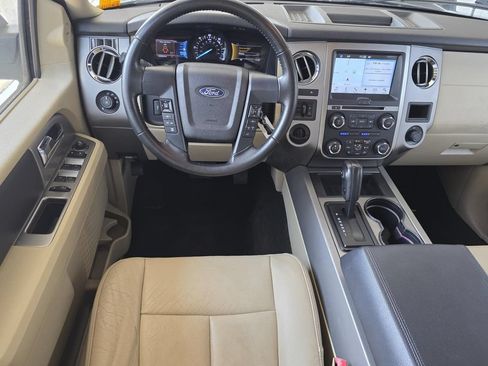 Used 2016 Ford Expedition XLT w/ Equipment Group 202A RWD image 11