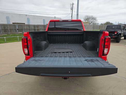 Used 2020 GMC Sierra 1500 Elevation w/ Elevation Value Package image 25