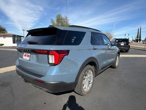 New 2026 Ford Explorer Active image 4