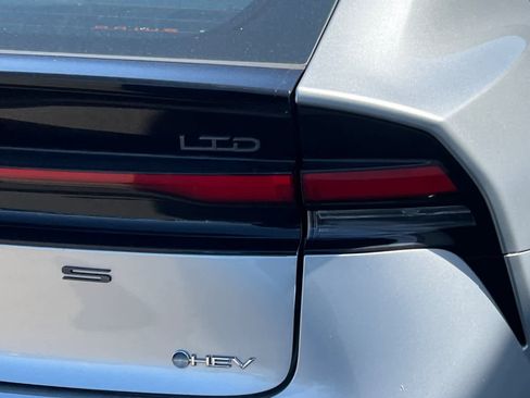 Used 2024 Toyota Prius Limited w/ Limited Premium Package image 18