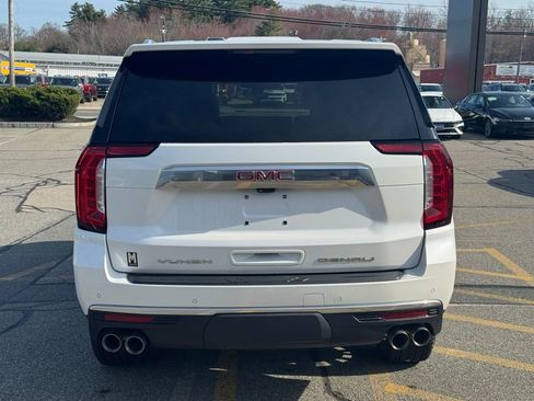 Used 2022 GMC Yukon Denali w/ Denali Premium Package image 5