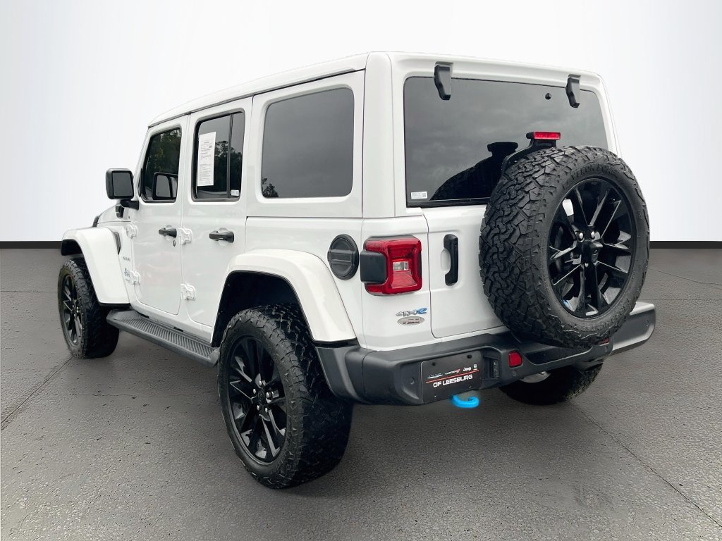 Used 2022 Jeep Wrangler Unlimited Sahara w/ Cold Weather Group AWD/4WD image 5