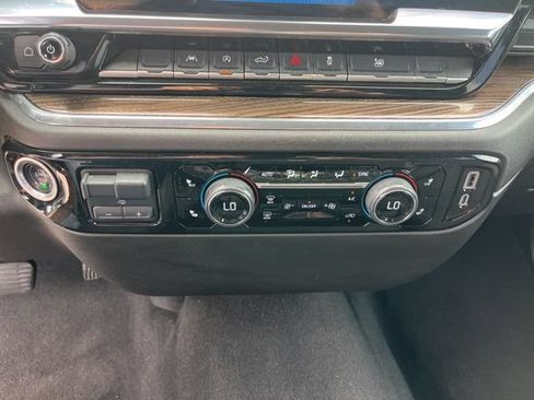 Used 2025 Chevrolet Silverado 1500 LT RWD image 25