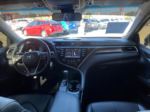 Used 2018 Toyota Camry SE image 20