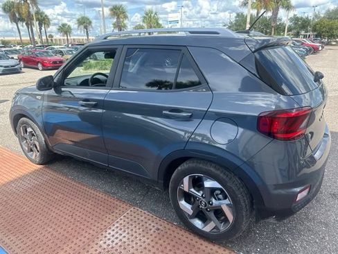 Used 2024 Hyundai Venue SEL FWD image 11