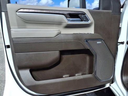 Used 2024 Chevrolet Silverado 3500 LTZ w/ LTZ Convenience Package image 5