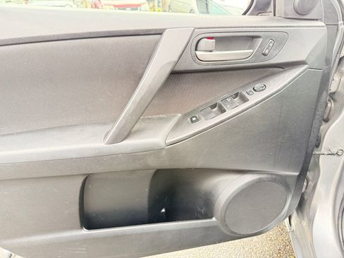 Used 2010 MAZDA MAZDA3 i Touring image 10