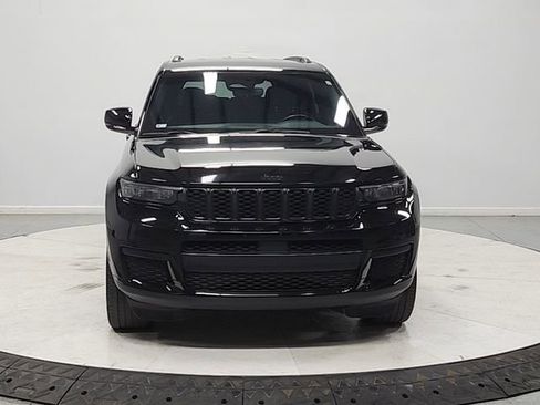 Used 2022 Jeep Grand Cherokee L Laredo RWD image 2