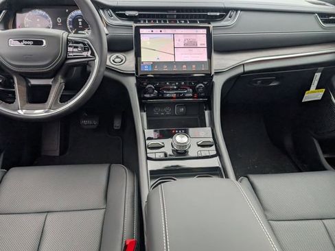 New 2025 Jeep Grand Cherokee Overland w/ Luxury Tech Group IV image 24