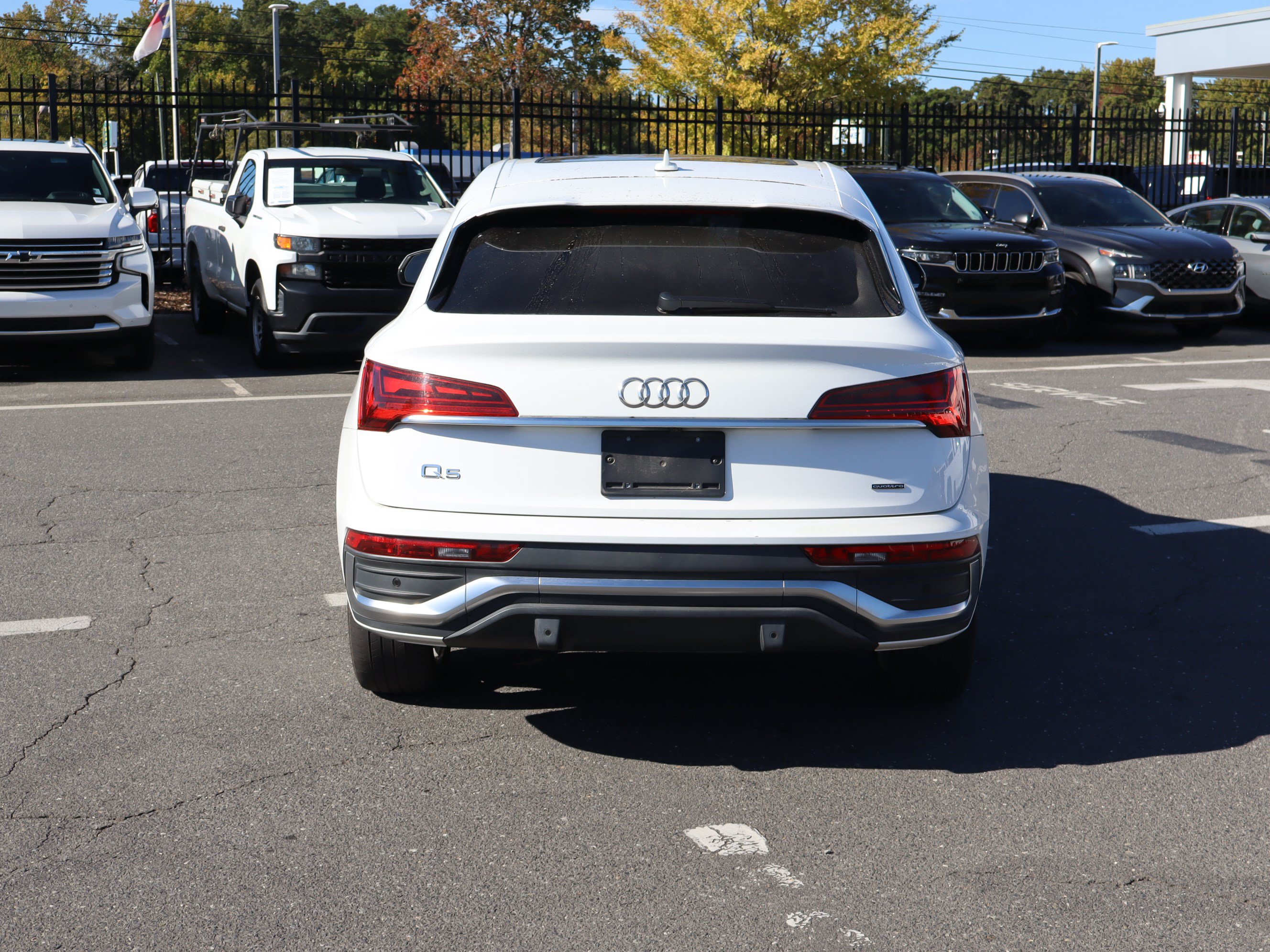 Used 2021 Audi Q5 2.0T Premium Plus w/ Premium Plus Package AWD/4WD image 9