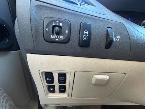 Used 2011 Lexus ES 350 FWD image 25