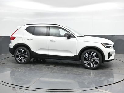 New 2025 Volvo XC40 B5 Plus w/ Protection Package Premier