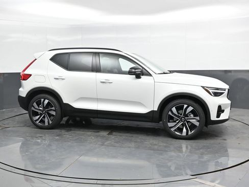 New 2025 Volvo XC40 B5 Plus w/ Protection Package Premier image 3