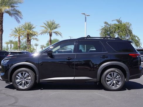 New 2025 Nissan Pathfinder SV image 2