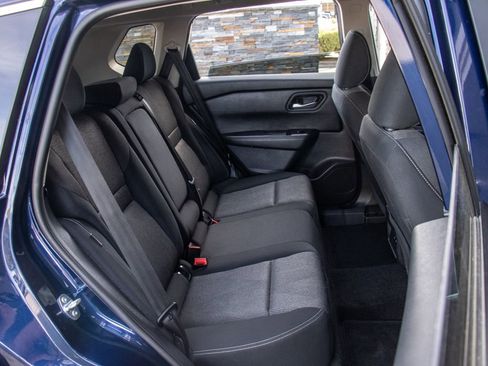 Used 2024 Nissan Rogue SV image 22