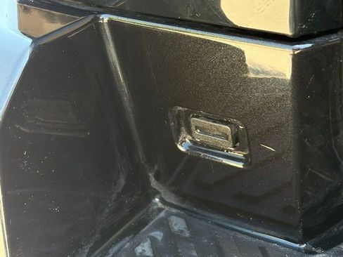 Used 2025 GMC Hummer EV 2X image 8