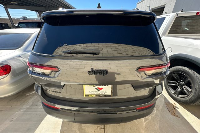 Used 2022 Jeep Grand Cherokee L Laredo AWD/4WD image 5