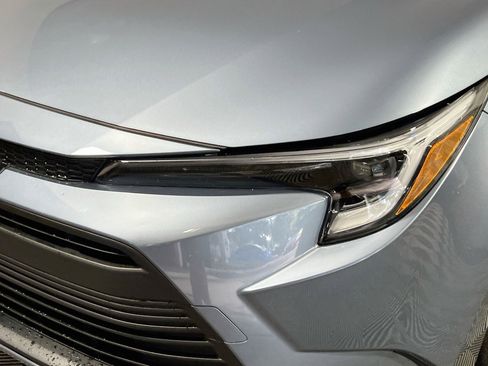 Used 2025 Toyota Corolla LE FWD image 10