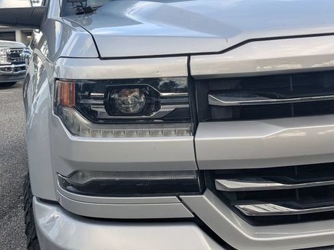 Used 2018 Chevrolet Silverado 1500 LTZ Z71 w/ LTZ Plus Package AWD/4WD image 9