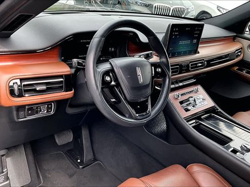 Used 2023 Lincoln Aviator Reserve w/ Equipment Group 201A image 16