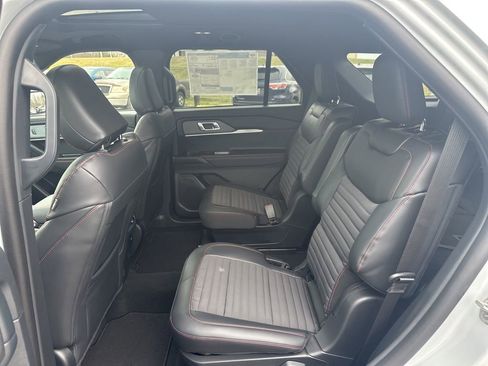 New 2026 Ford Explorer ST-Line w/ ST-Line Street Pack image 13