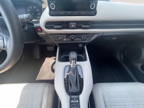 Used 2025 Honda HR-V LX image 11